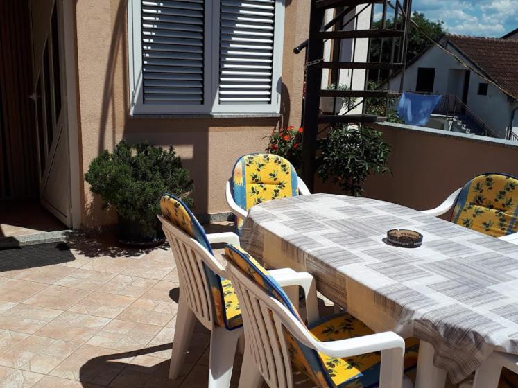Apartments Rovis Tar-Vabriga Exterior foto
